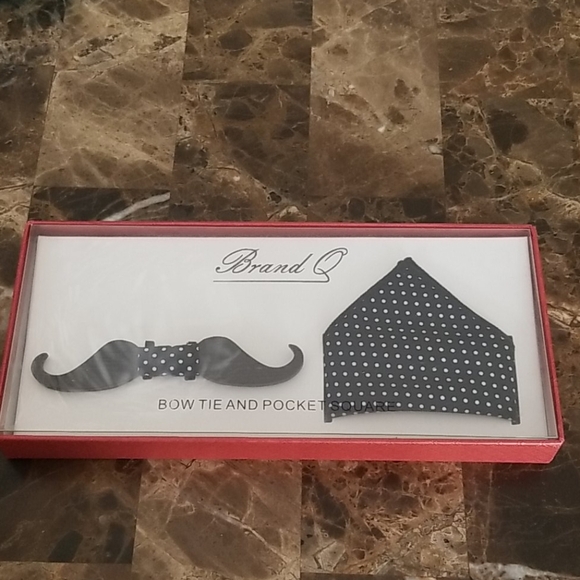 Bow tie and pocket square - Picture 3 of 5